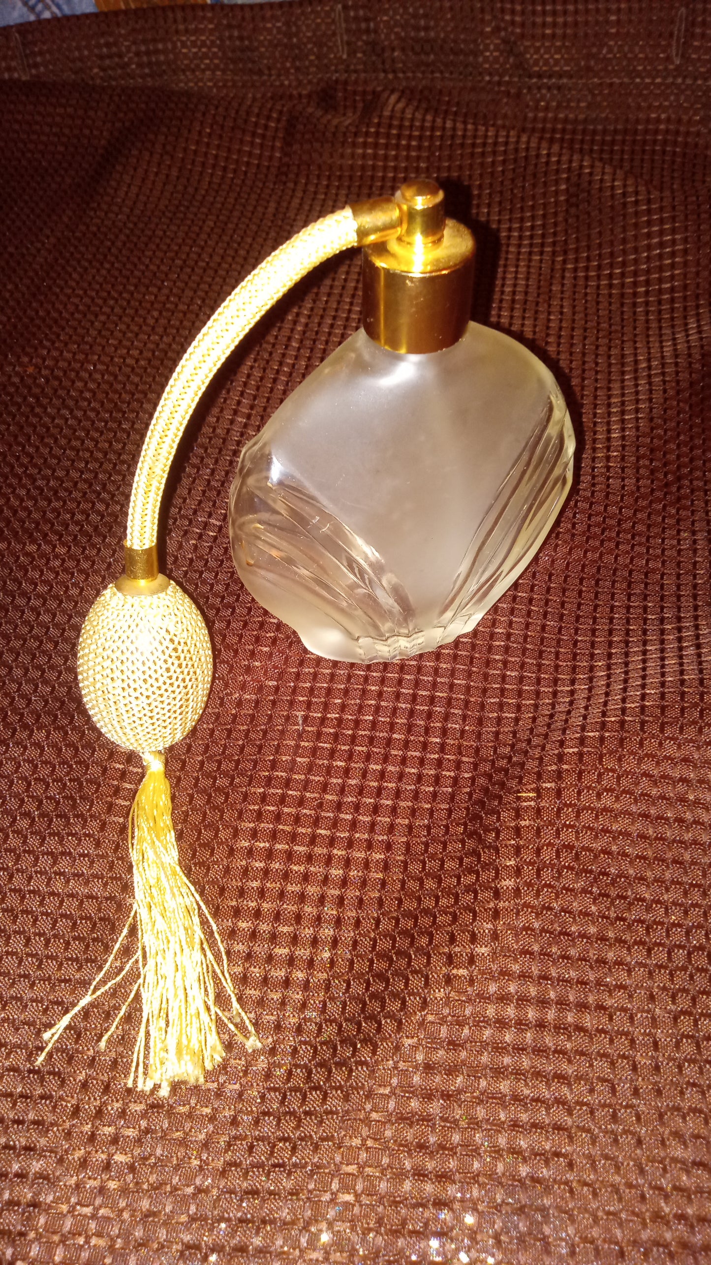 Frosted Glass Perfume Atomizer | Deco Style Satin Finish Scent Bottle with Tassel Bulb