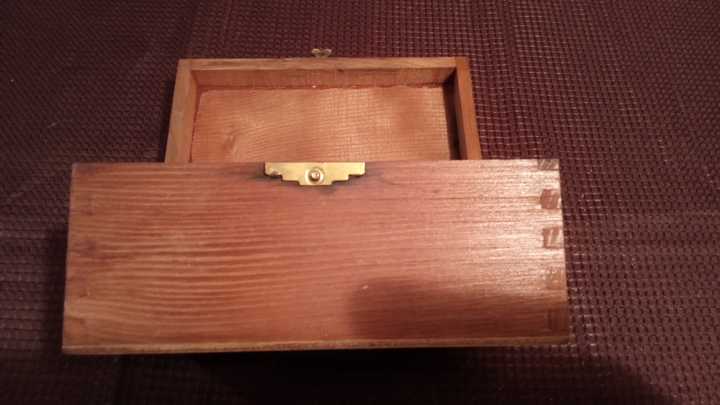 Vintage Hardwood Storage Box | Dovetail/Finger Joint Construction | Rustic Wooden Keepsake Chest