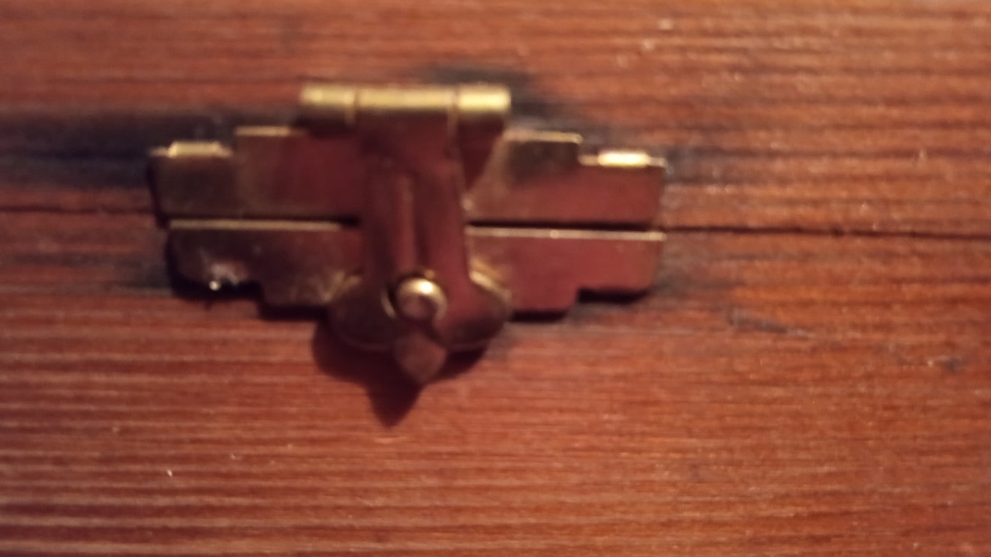 Vintage Hardwood Storage Box | Dovetail/Finger Joint Construction | Rustic Wooden Keepsake Chest