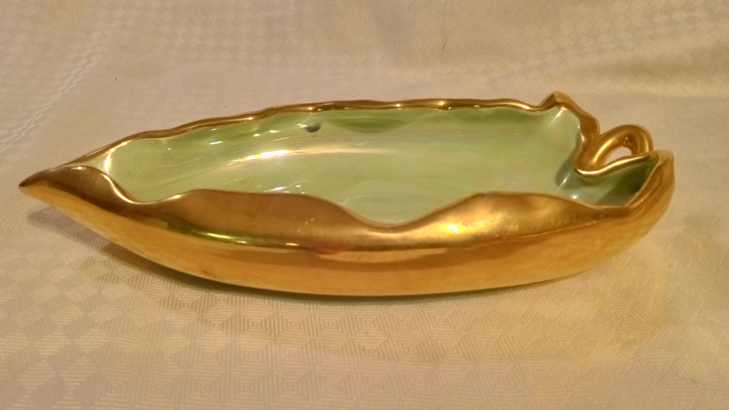VINTAGE 1950s 22K Gold Leaf Dish Mint Condition Iridescent Green Trinket Tray | Mid-Century Hollywood Regency Decor
