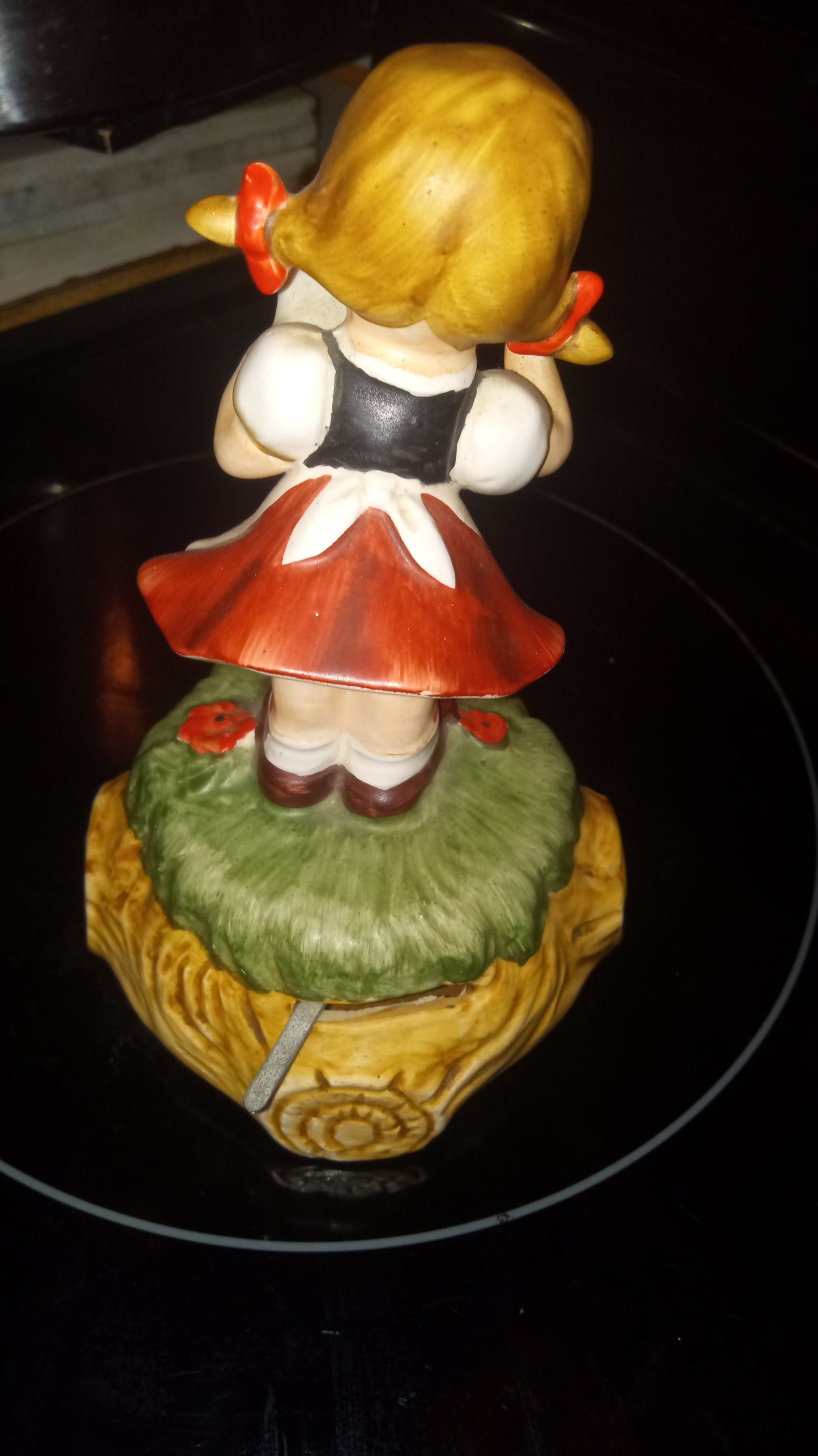 Vintage LEFTON CHINA GIRL SINGING SHEET MUSIC. Music BOX Plays "Tomorrow"